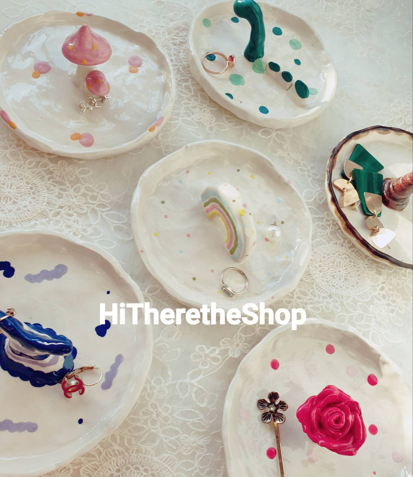 Die Magical Dishes Kollektion Handgemachte Keramikschale, Ringschale, Schlüsselschale, Regenbogen, Einhorn, Pilz, Fishtail, Rote Rose, Loch Ness Die Magical Dishes Kollektion Handgemachte Keramikschale, Ringschale, Schlüsselschale, Regenbogen, Einhorn, Pilz, Fishtail, Rote Rose, Loch Ness von HiTheretheShop