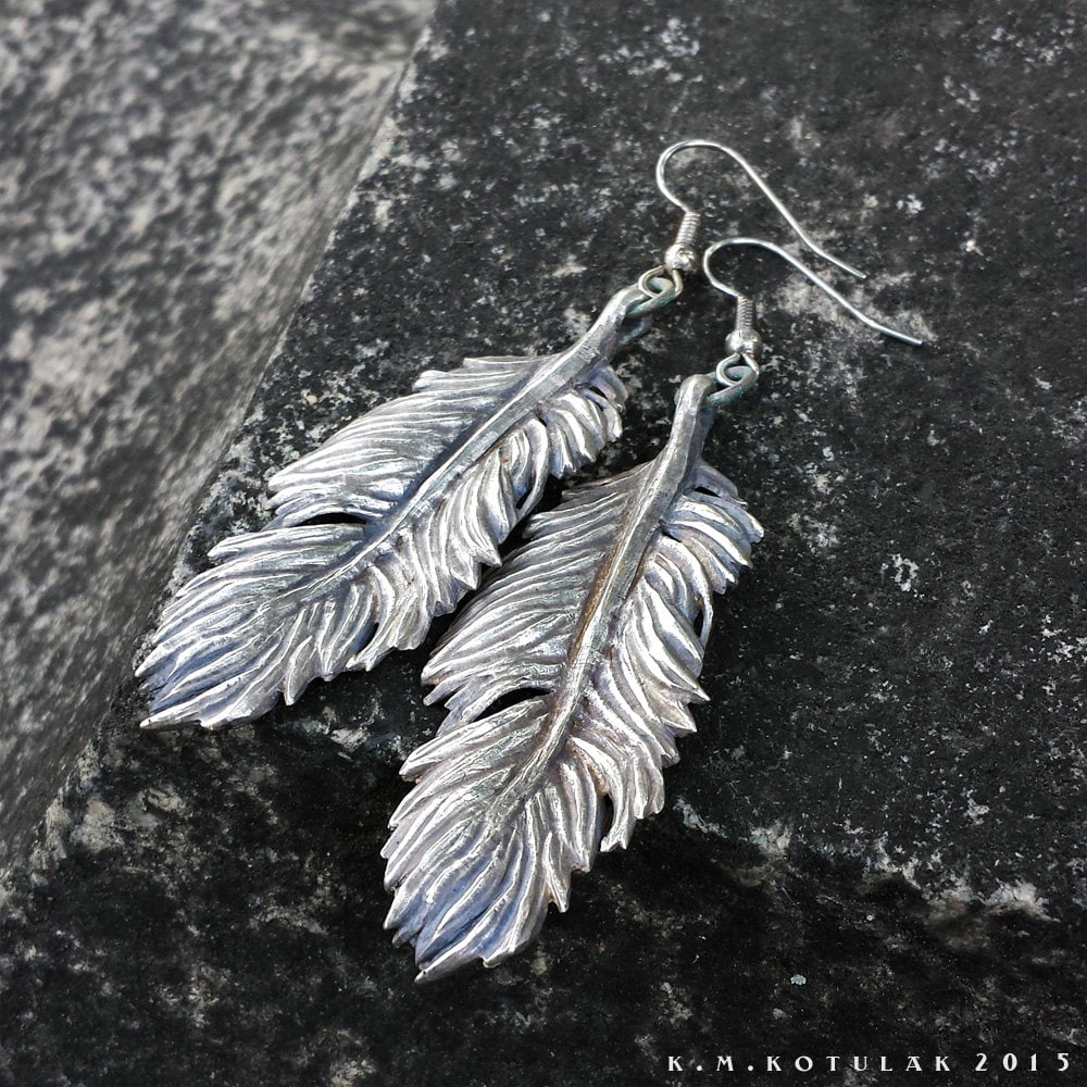 Eule Feder- - Handgefertigte Ohrringe in Sterling Silber Oder Bronze Eule Feder- - Handgefertigte Ohrringe in Sterling Silber Oder Bronze von Hibernacula