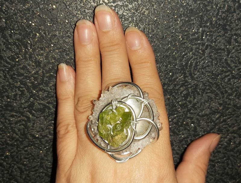 Kunstring Amethyst Rose Peridot Drahtring Naturring Großer Ring Kristall Geschenk Für Frauen Sie Schöner Größe 19 Mm/9 von HibiscusSK