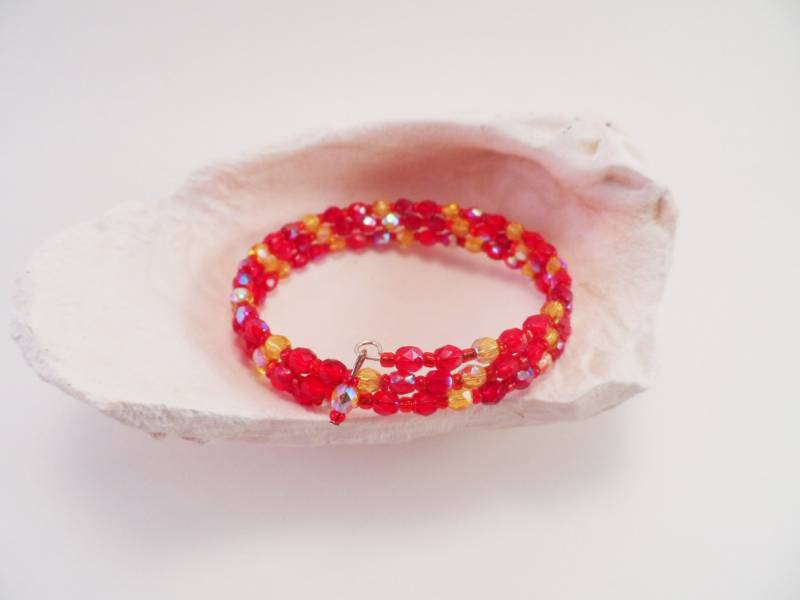 Rot Und Gold Memory Wire Armband Rot Und Gold Memory Wire Armband von HibouHandmade