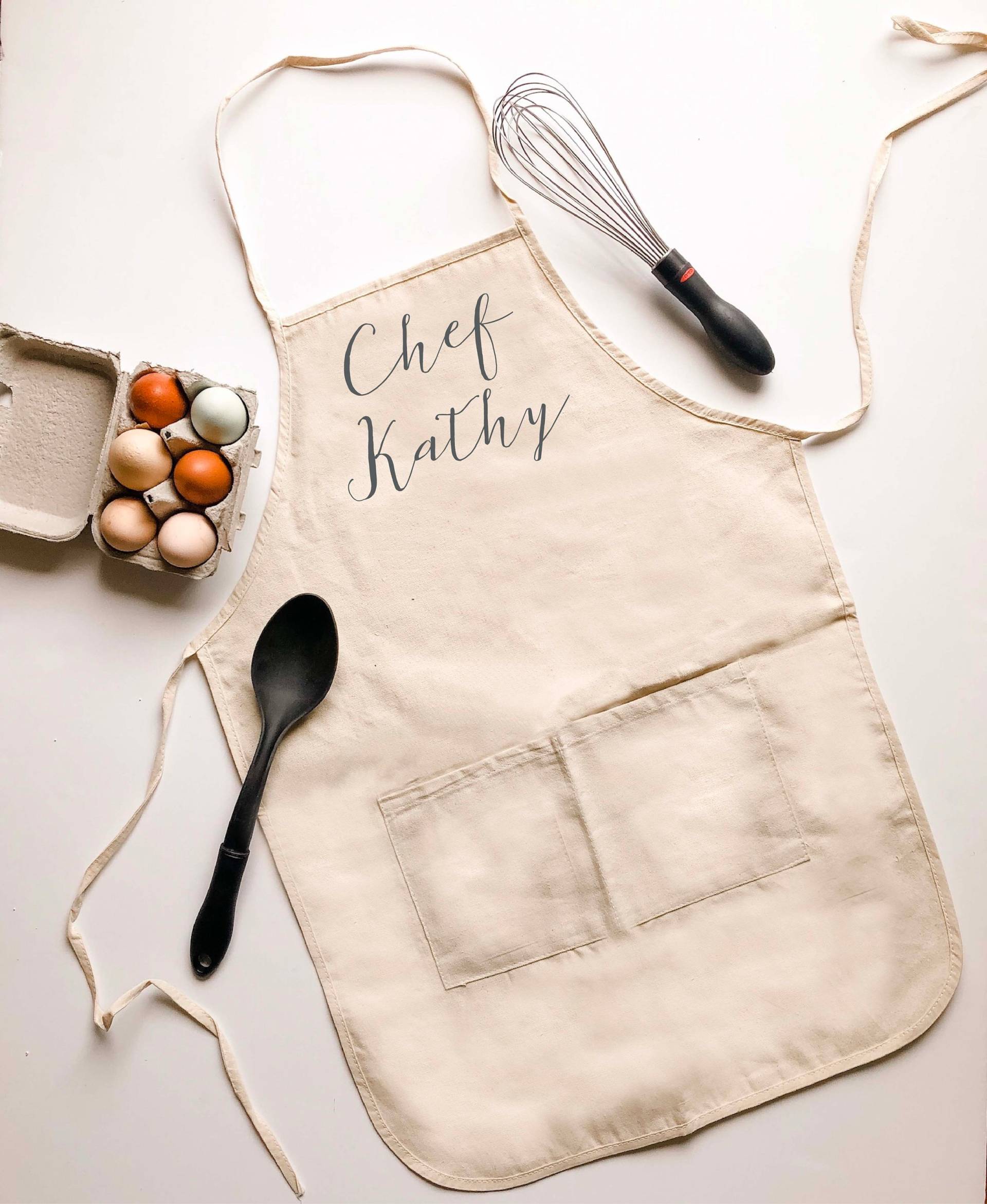 Erwachsene Personalisierte Schürze Küchenschürze Personalisiertes Küchengeschenk Top Koch Kochen Geschenk Backen Gastgeberin Erwachsene Personalisierte Schürze Küchenschürze Personalisiertes Küchengeschenk Top Koch Kochen Geschenk Backen Gastgeberin von HickoryPointFarm