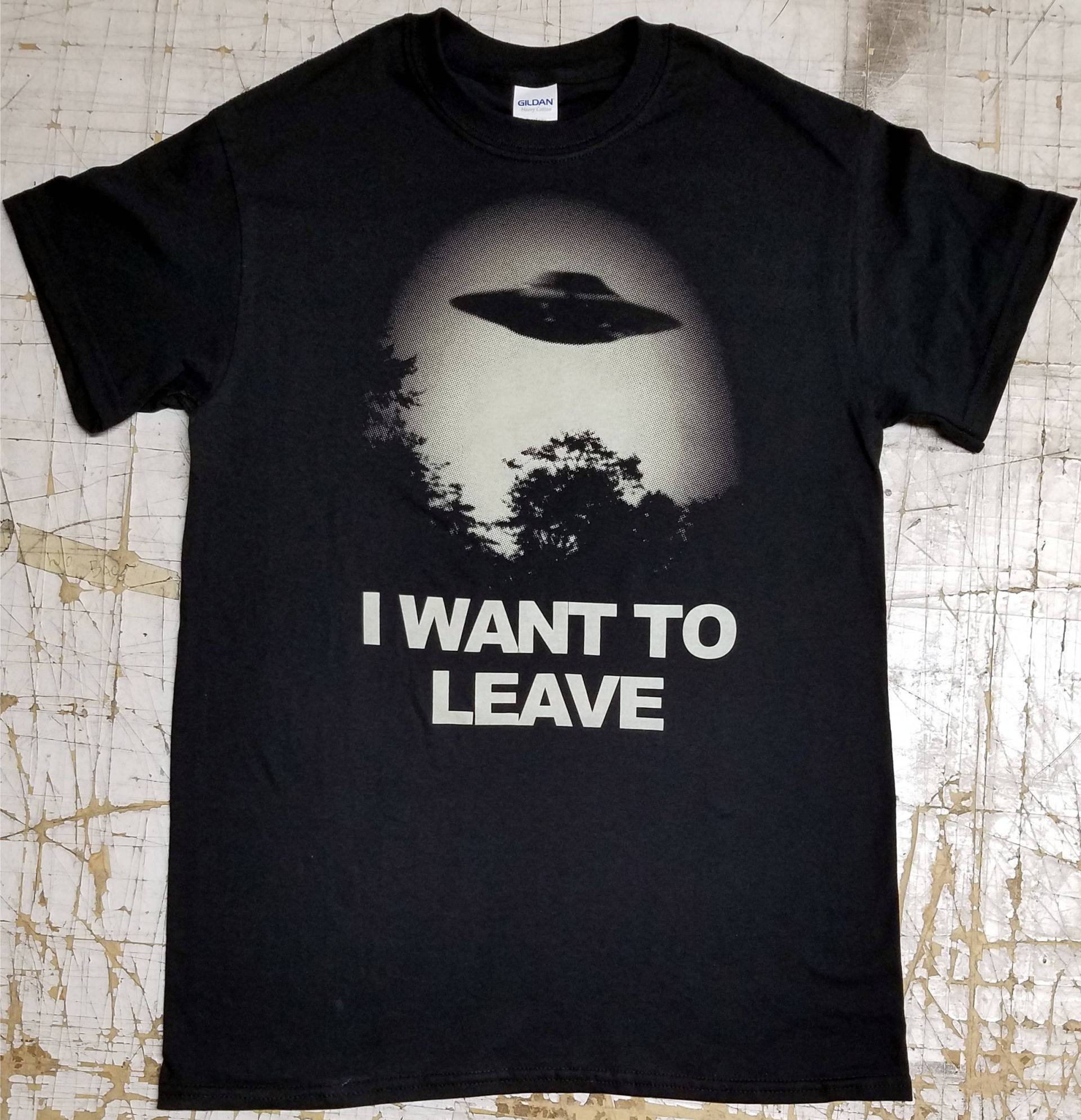 I Want To Leave Auf Schwarzem T-Shirt von HiddenEmperorX