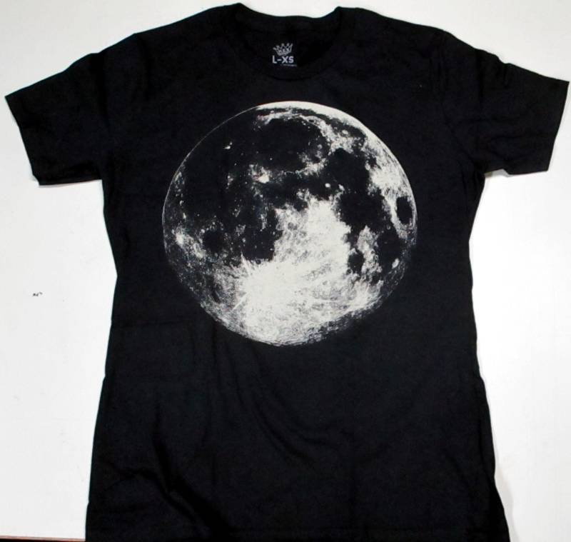 Luna Glow in The Dark On Ladies Schwarzes T-Shirt von HiddenEmperorX