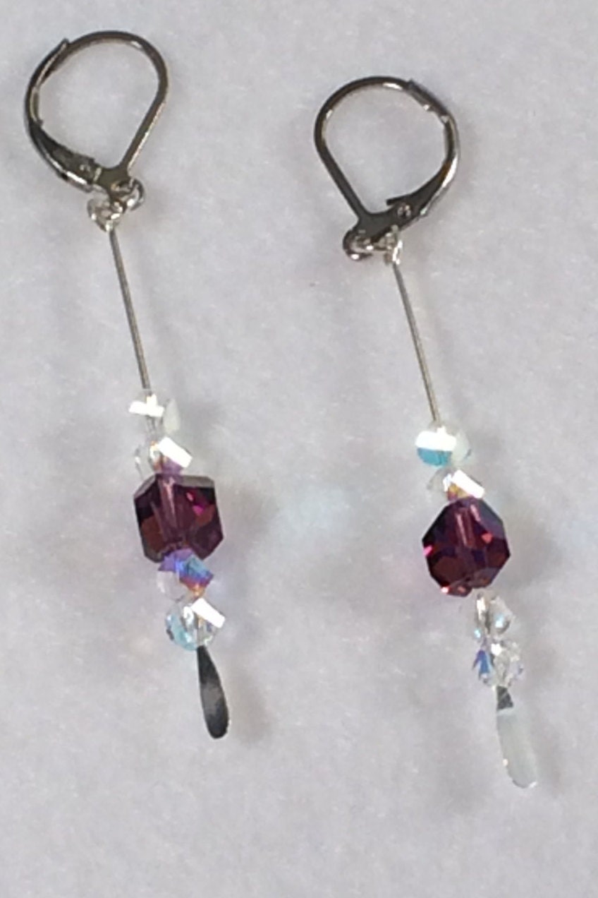 Kristall Tropfen Ohrringe in Amethyst Kristall Tropfen Ohrringe in Amethyst von HiddenFacetsJewelry