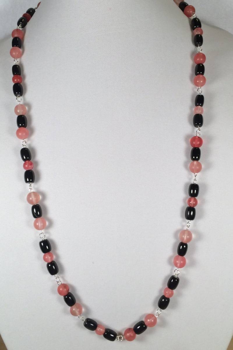 Rosa Und Schwarz Halskette Rosa Und Schwarz Halskette von HiddenFacetsJewelry