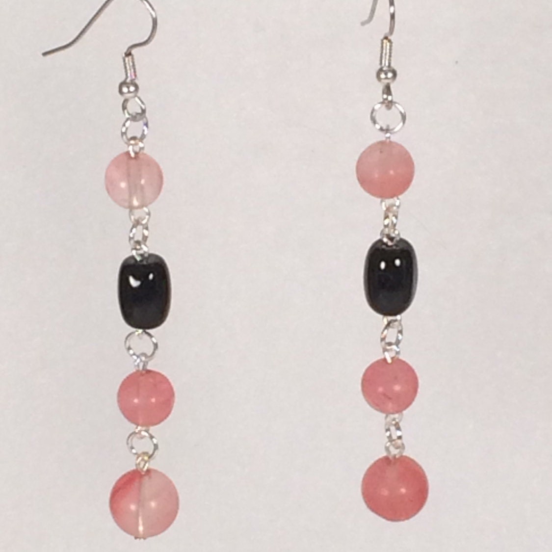 Rosa Und Schwarz Ohrringe Rosa Und Schwarz Ohrringe von HiddenFacetsJewelry