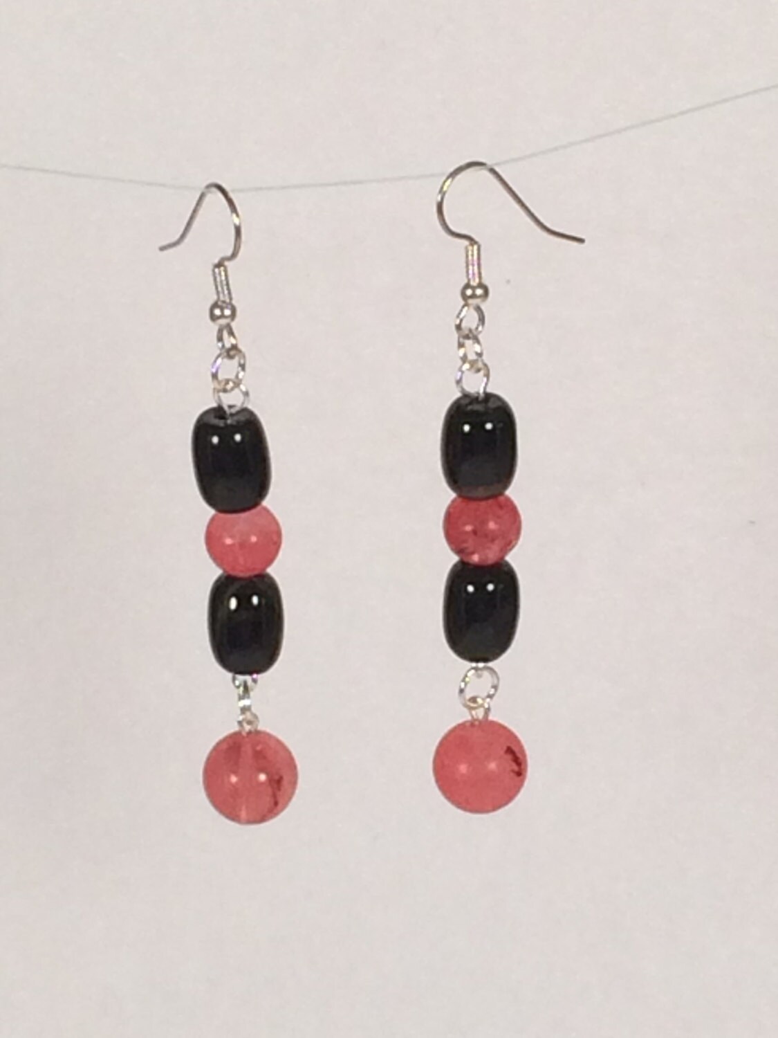 Rosa Und Schwarz Ohrringe Rosa Und Schwarz Ohrringe von HiddenFacetsJewelry