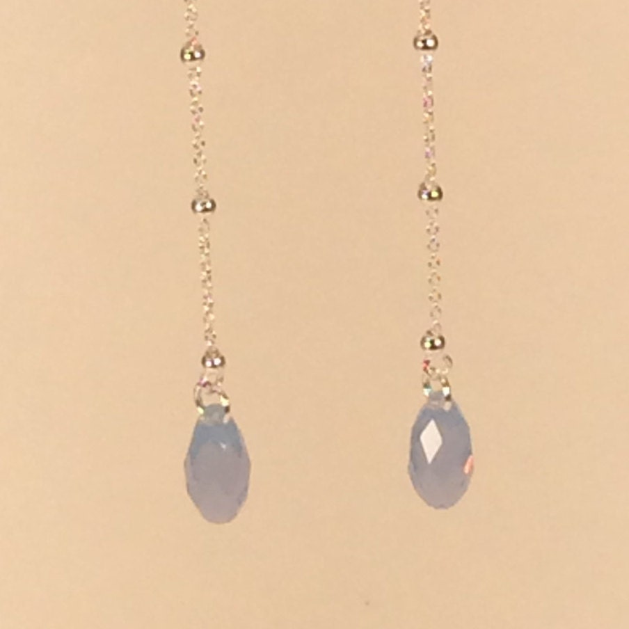 sterling Silber Ohrfäden Mit Kleinen Kristall Briolettes in Air Blue Opal sterling Silber Ohrfäden Mit Kleinen Kristall Briolettes in Air Blue Opal von HiddenFacetsJewelry