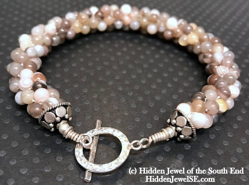 Botswana Achat Gehäkeltes Armband Sterling Silber Toggle, 22 cm von HiddenJewelSE