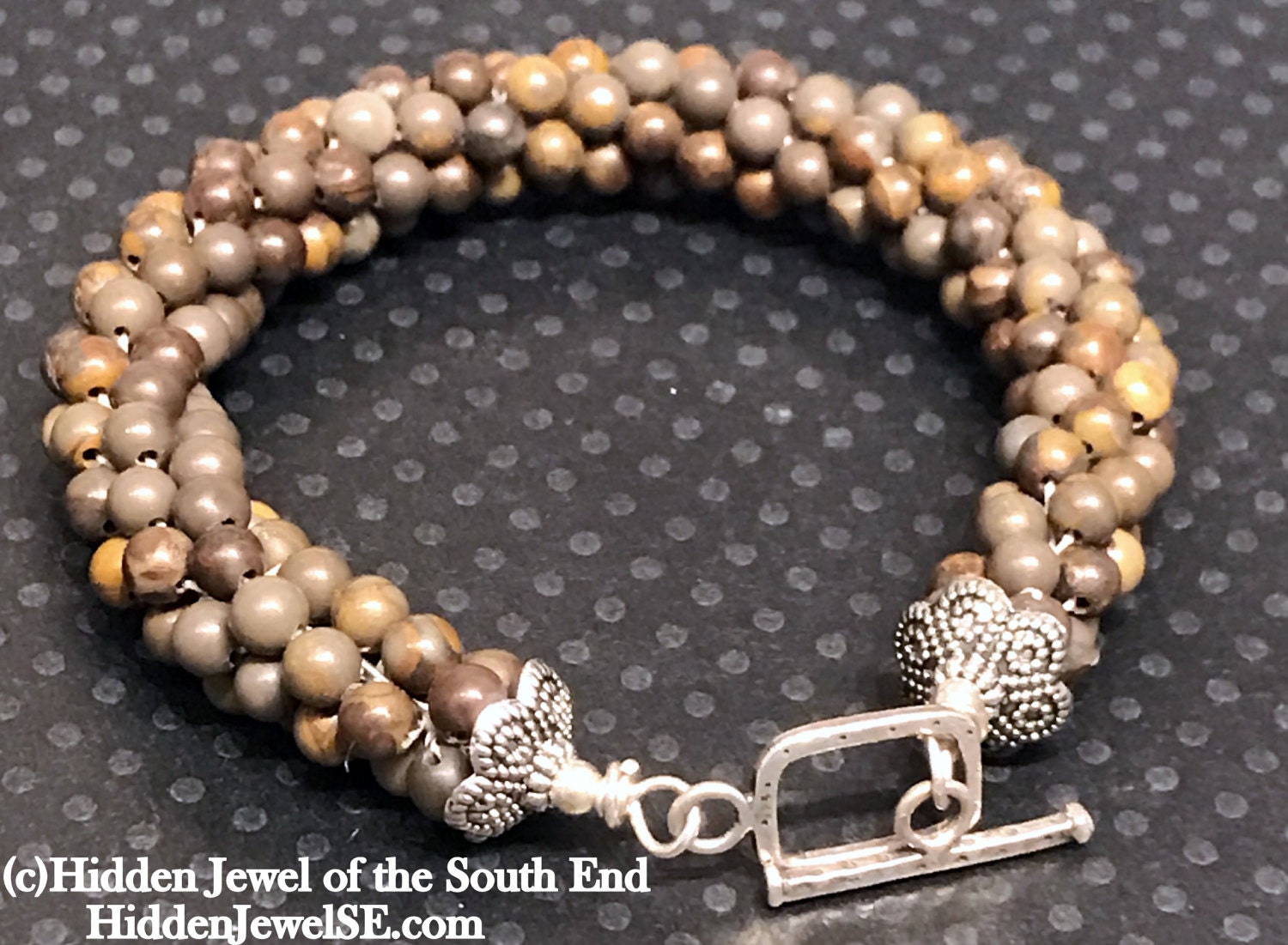 Green Line Jaspis Gehäkelte Armband Sterlingsilber Toggle von HiddenJewelSE