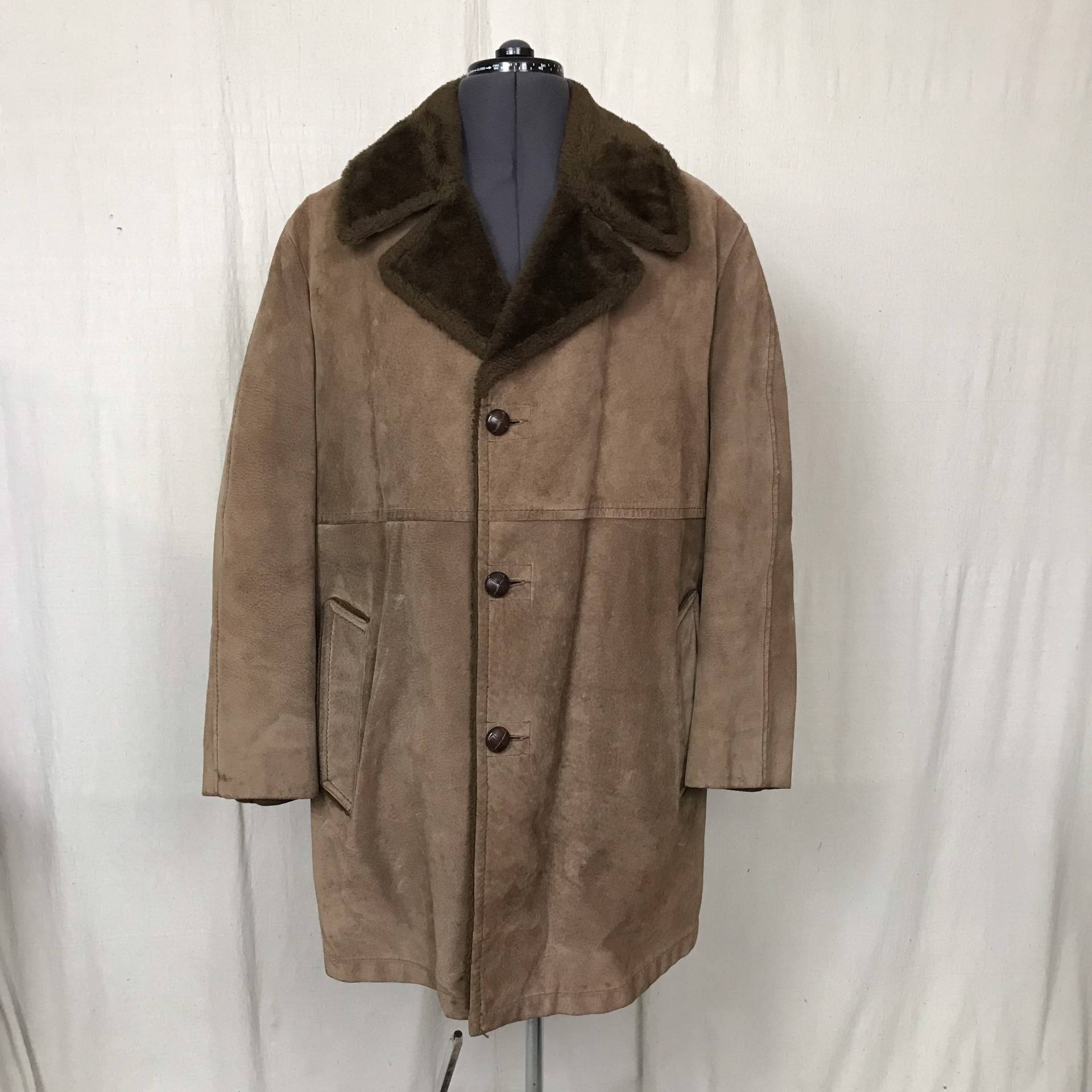 Wildleder Wintermantel, Faux Shearling Borte Herren Größe 44 Reg/Großer Retro Stil Mid Length 70Er Jahre Mighty Mac von HiddenRiverFindsCo