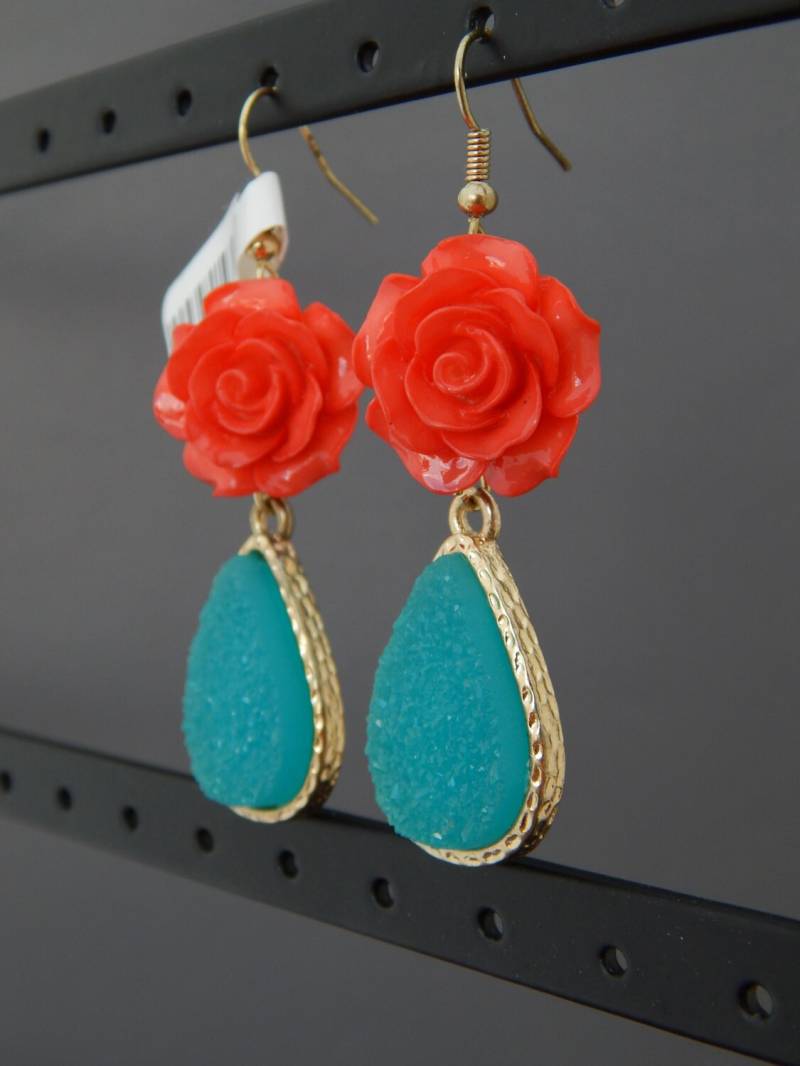 Faux Druzy Tropfen Ohrringe Koralle Rot Rose Und Türkis Blau Durchbohrte Ohrhänger Blau, Türkis, Geschenk Brautjungfer Faux Druzy Tropfen Ohrringe Koralle Rot Rose Und Türkis Blau Durchbohrte Ohrhänger Blau, Türkis, Geschenk Brautjungfer von HiddenStairwayFinds