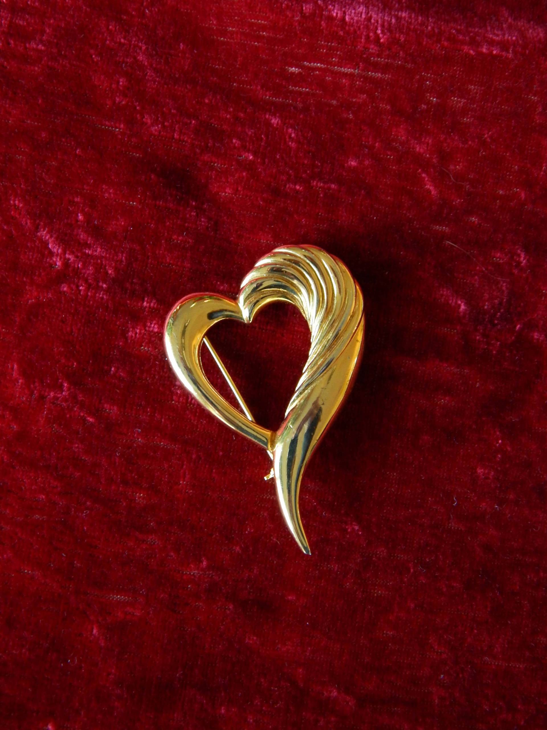 Gold Herz Pin, Große Brosche Ton, Wunderliche Brosche, Valentinstag von HiddenStairwayFinds