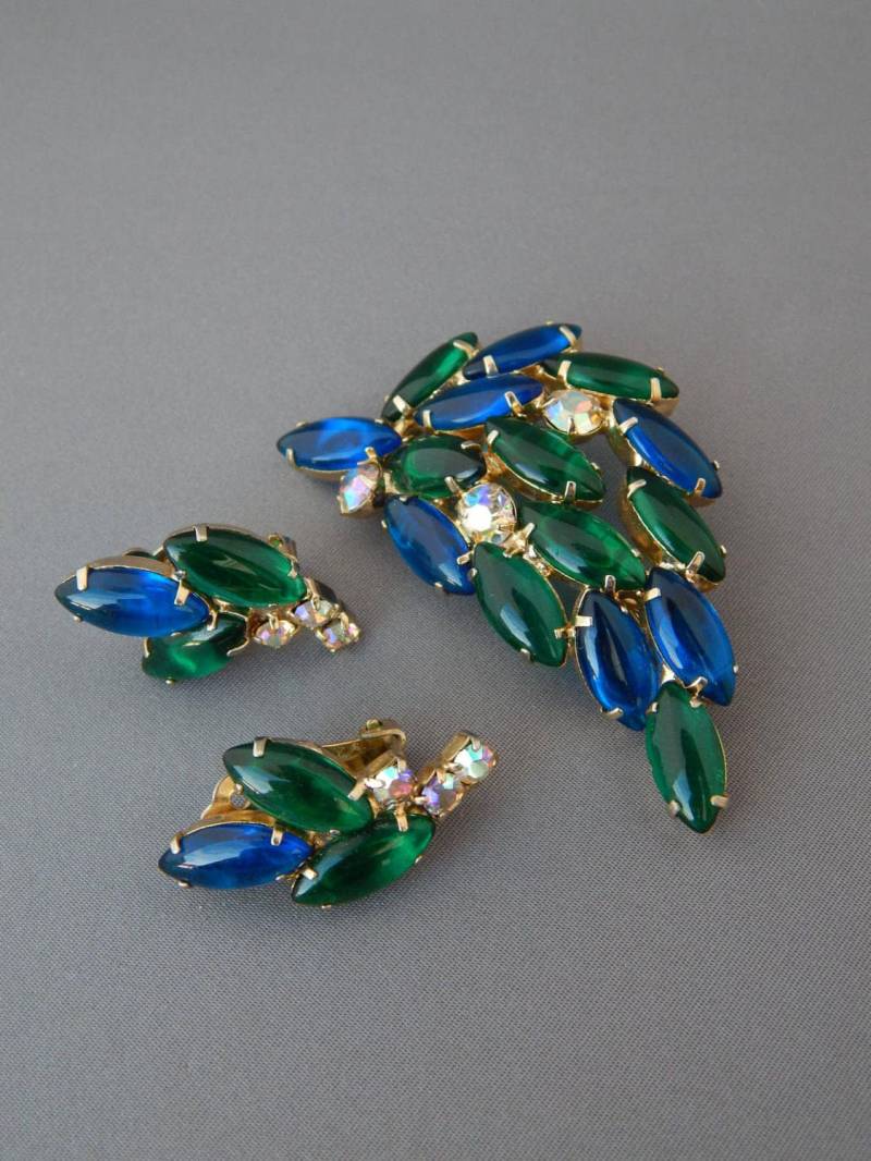 Juliana Pin Ohrringe Blau Grün Delizza & Elster Strass Demi Parure Juliana Pin Ohrringe Blau Grün Delizza & Elster Strass Demi Parure von HiddenStairwayFinds