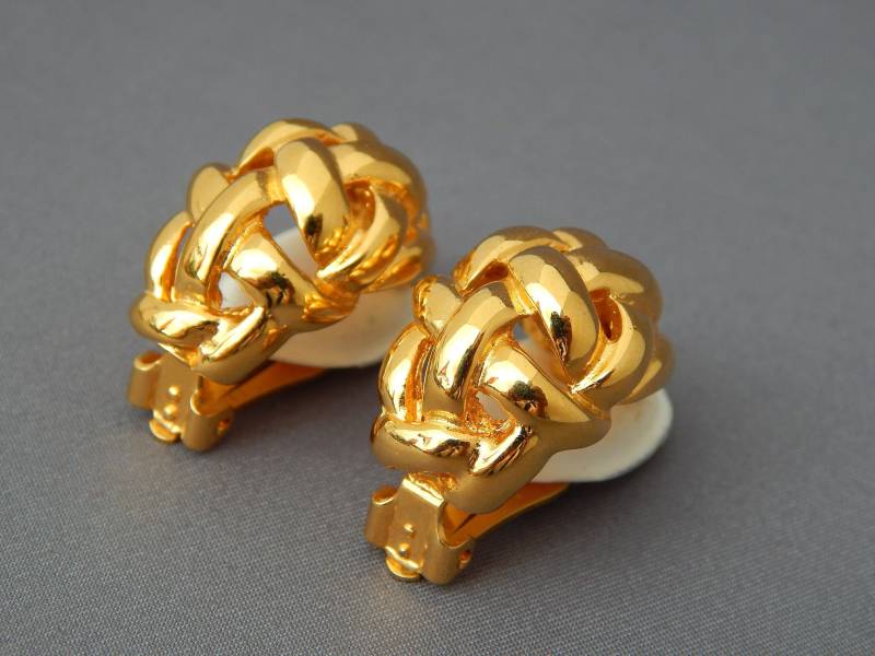 Kenneth Lane Ohrringe Clip-Ons Breiter Halbreif Korbgeflecht, Haute Couture Runway Statement von HiddenStairwayFinds