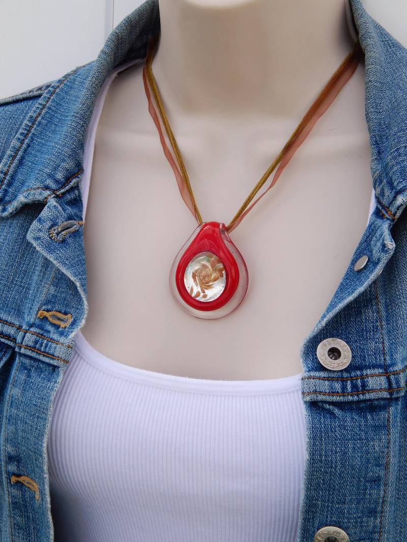 Kunst Glas Anhänger Halskette Rot Und Gold, Statement Kunst Glas Anhänger Halskette Rot Und Gold, Statement von HiddenStairwayFinds