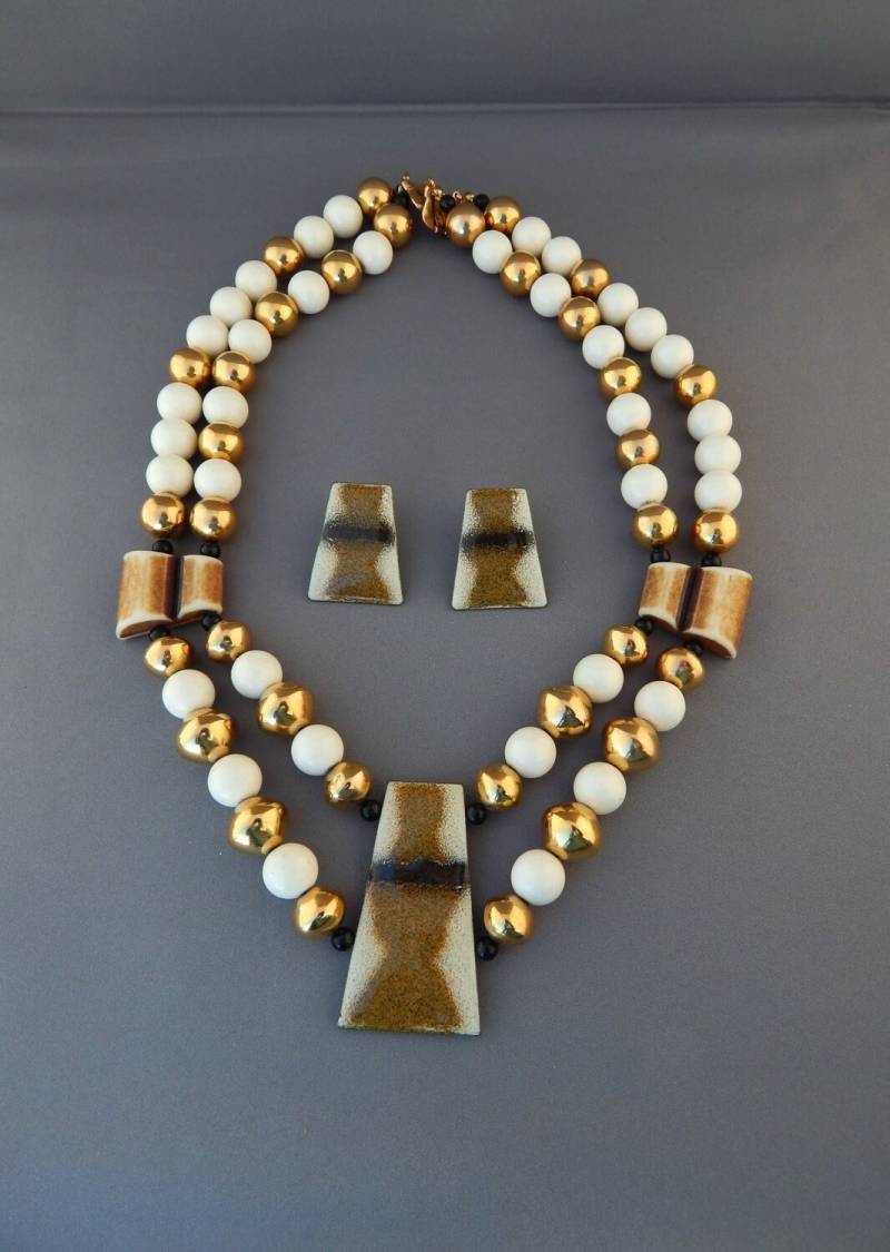 Kupfer Emaille Halskette & Ohrringe Weißgold Brown Lucite Perlen, Modernist Schmuck, Bib Kupfer Emaille Halskette & Ohrringe Weißgold Brown Lucite Perlen, Modernist Schmuck, Bib von HiddenStairwayFinds