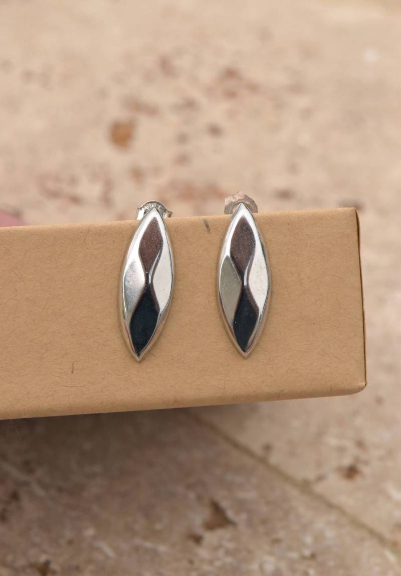Längliche Sterling Ohrringe, Silber Rhodinierte Kleine Minimalistisch Längliche Sterling Ohrringe, Silber Rhodinierte Kleine Minimalistisch von HiddenStairwayFinds