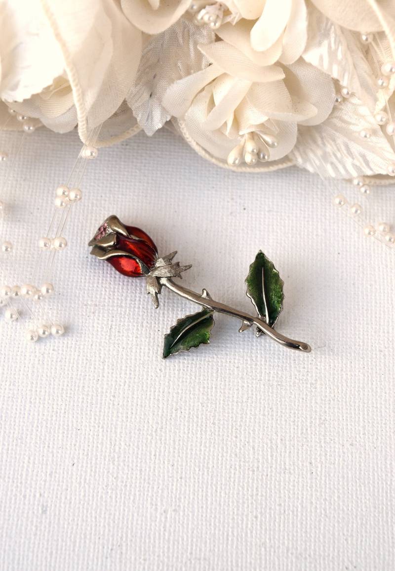 Liz Claiborne Rose Pin, Emaille Rote Pin Silberfarbene Rosa Strasssteine von HiddenStairwayFinds
