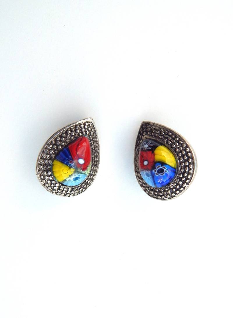 Millefiori Glas Ohrringe Clip-Ons, Murrines Art Ohrclips Teardrops Silberfarbene Multi Color Millefiori Glas Ohrringe Clip-Ons, Murrines Art Ohrclips Teardrops Silberfarbene Multi Color von HiddenStairwayFinds