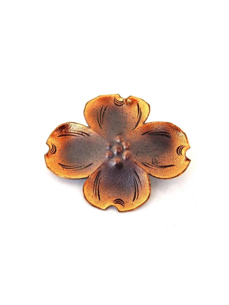 Nye Copper Dogwood Blumen Anstecknadel Unsigned Stuart Nye, Brosche, Kupfer Blume Nye Copper Dogwood Blumen Anstecknadel Unsigned Stuart Nye, Brosche, Kupfer Blume von HiddenStairwayFinds