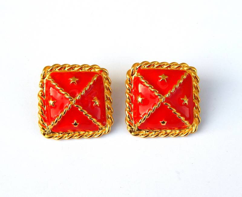 Rotes Quadrat Ohrringe Gold Sterne, Modernist Hellrote Emaille von HiddenStairwayFinds