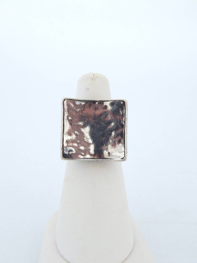 Silpada Quadrat Silberring, Sterling Silber Ring Größe 5, 5, Gehämmert Silpada Quadrat Silberring, Sterling Silber Ring Größe 5, 5, Gehämmert von HiddenStairwayFinds