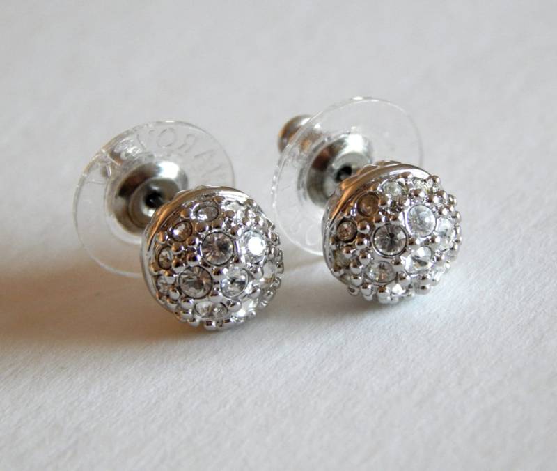 Swarovski Kristall Kugel Ohrringe Schwan Logo, Runde Ohrstecker Silberfarben, Braut Hochzeit Swarovski Kristall Kugel Ohrringe Schwan Logo, Runde Ohrstecker Silberfarben, Braut Hochzeit von HiddenStairwayFinds