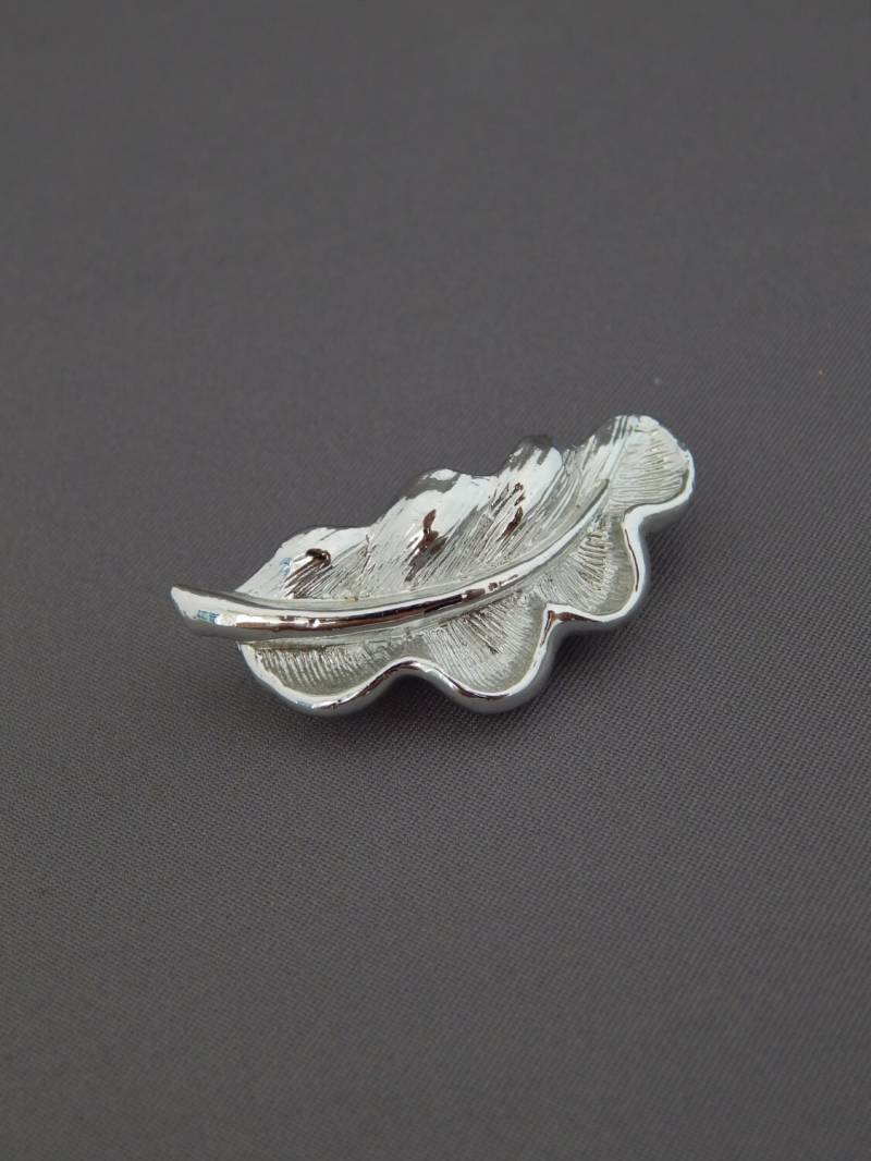Vintage Gerry's Blatt Anstecknadel, Silber Brosche Gerrys, Mid Century Schmuck, Herbst Nachlass Schmuck Vintage Gerry's Blatt Anstecknadel, Silber Brosche Gerrys, Mid Century Schmuck, Herbst Nachlass Schmuck von HiddenStairwayFinds