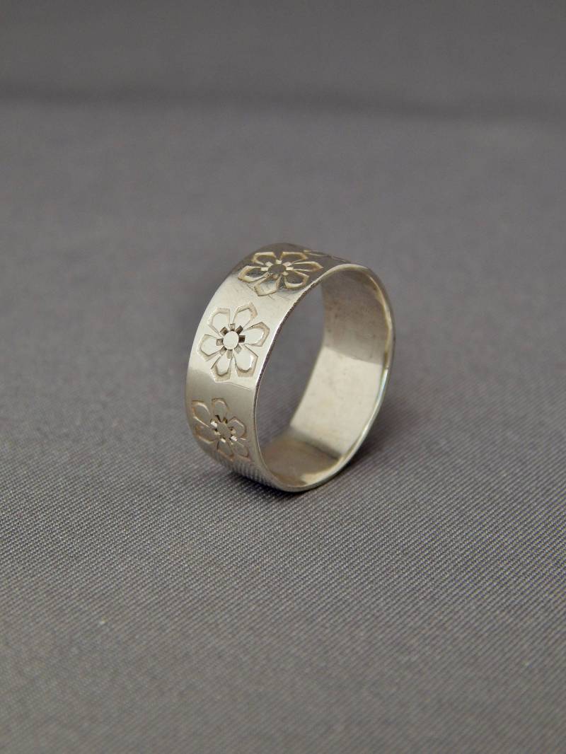 sterling Silber Ring Floral Band Größe 6, Blumen 925, Hipster Boho sterling Silber Ring Floral Band Größe 6, Blumen 925, Hipster Boho von HiddenStairwayFinds