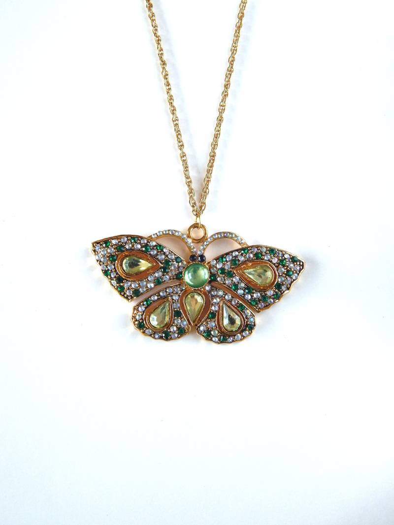 strass Schmetterling Halskette, Grüne Kristalle Großer Anhänger, Gold Ton Kette strass Schmetterling Halskette, Grüne Kristalle Großer Anhänger, Gold Ton Kette von HiddenStairwayFinds