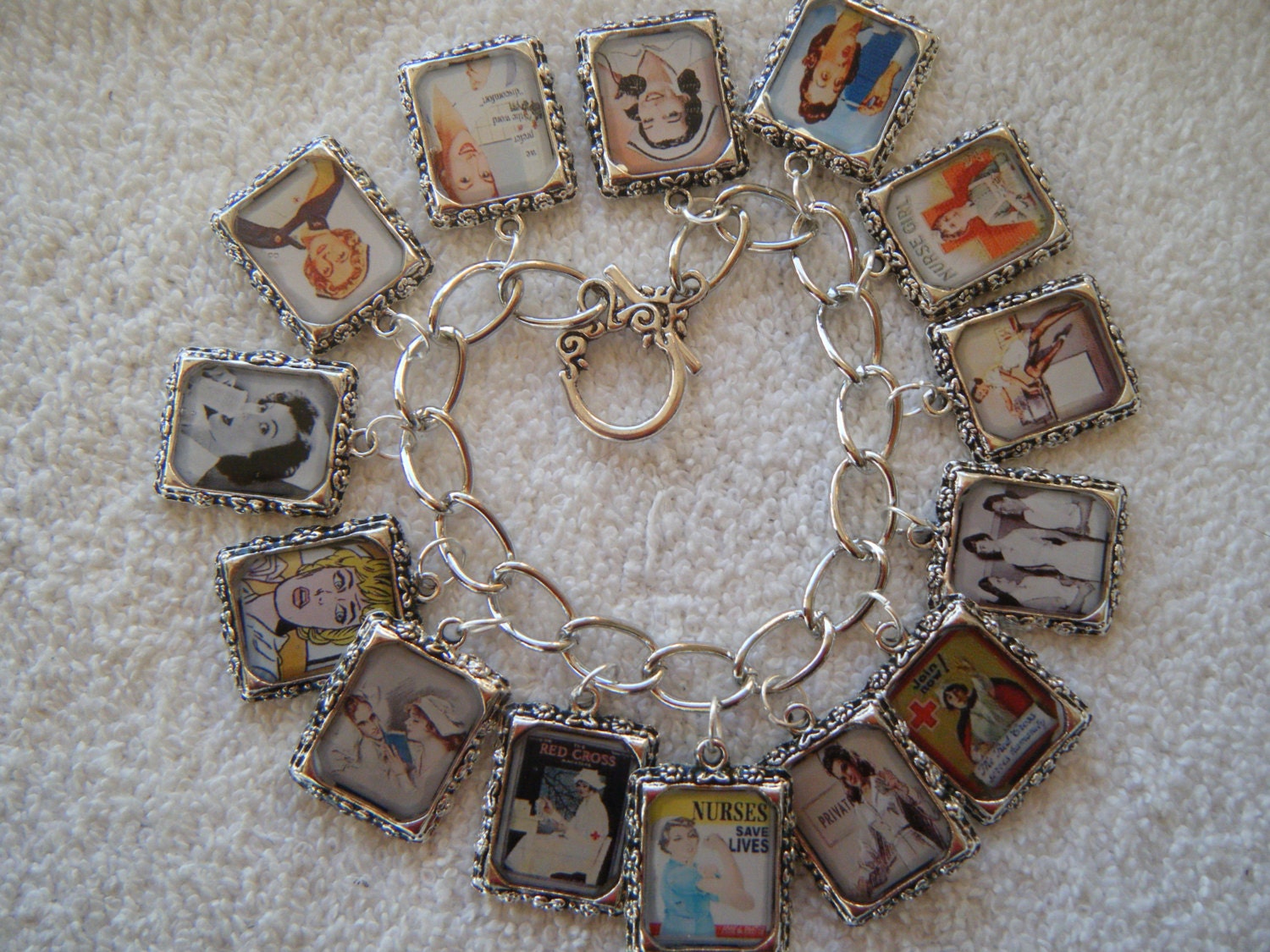 Krankenschwestern, Vintage Nurses, Krankenschwester Veränderte Kunst Bettelarmband Krankenschwestern, Vintage Nurses, Krankenschwester Veränderte Kunst Bettelarmband von HiddenValleyJewelry