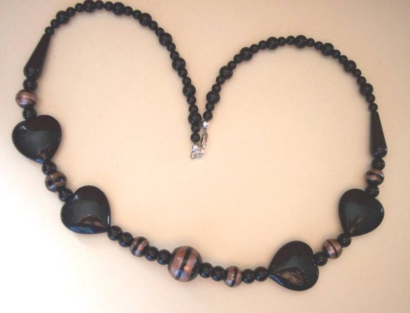 Handgemachte Vintage Schwarze Onyx Herz-Halskette Kupferfolie Perlen, Sterling Silber Handgemachte Vintage Schwarze Onyx Herz-Halskette Kupferfolie Perlen, Sterling Silber von Hiddenbear