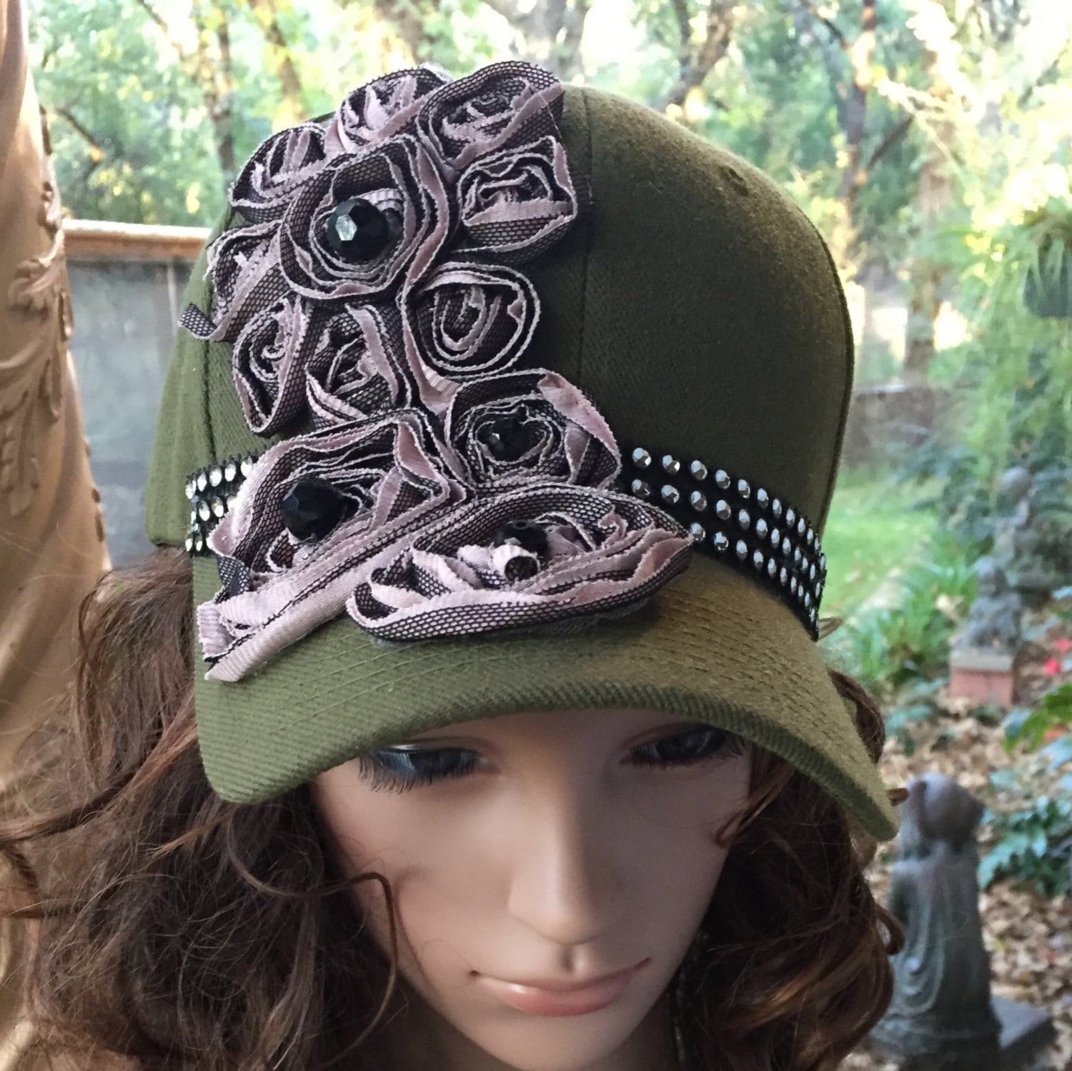 Ball Cap Mit Blumen & Bling Ball Cap Mit Blumen & Bling von Hidehideho
