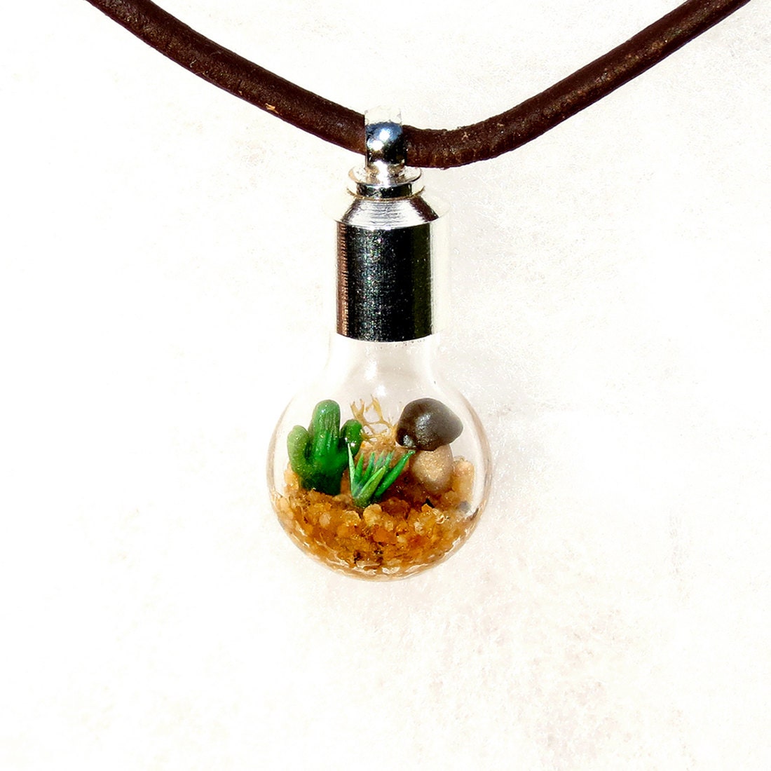 Kaktus Terrarium, Herren Verlorene Welt Mini Terrarium Halskette, Geschenk Für Ihn, Schmuck, Leder Halskette Kaktus Terrarium, Herren Verlorene Welt Mini Terrarium Halskette, Geschenk Für Ihn, Schmuck, Leder Halskette von Hieropice