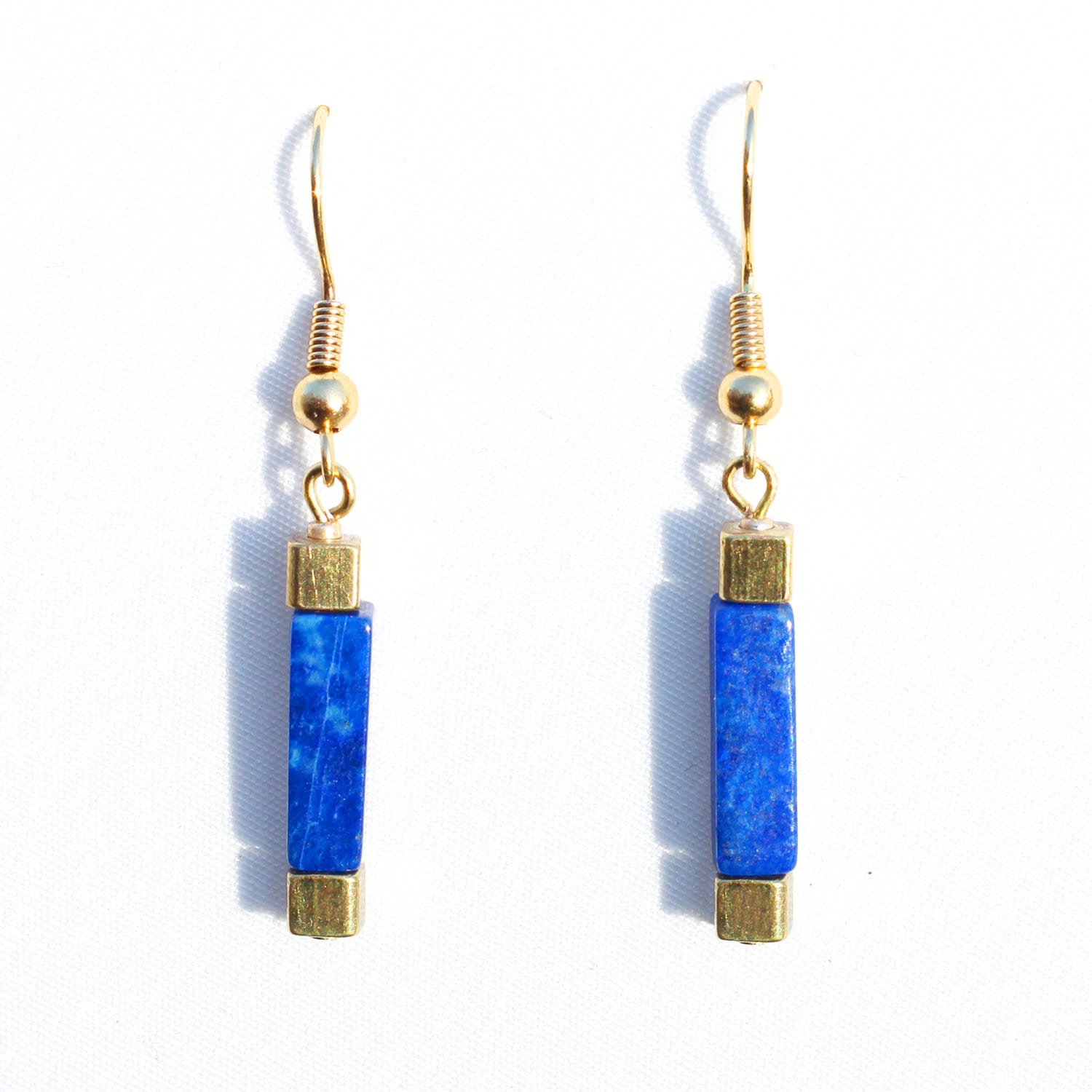 Moderne Blaue Ohrringe, Kleine Einfache Graduierung Geschenk Moderne Blaue Ohrringe, Kleine Einfache Graduierung Geschenk von Hieropice