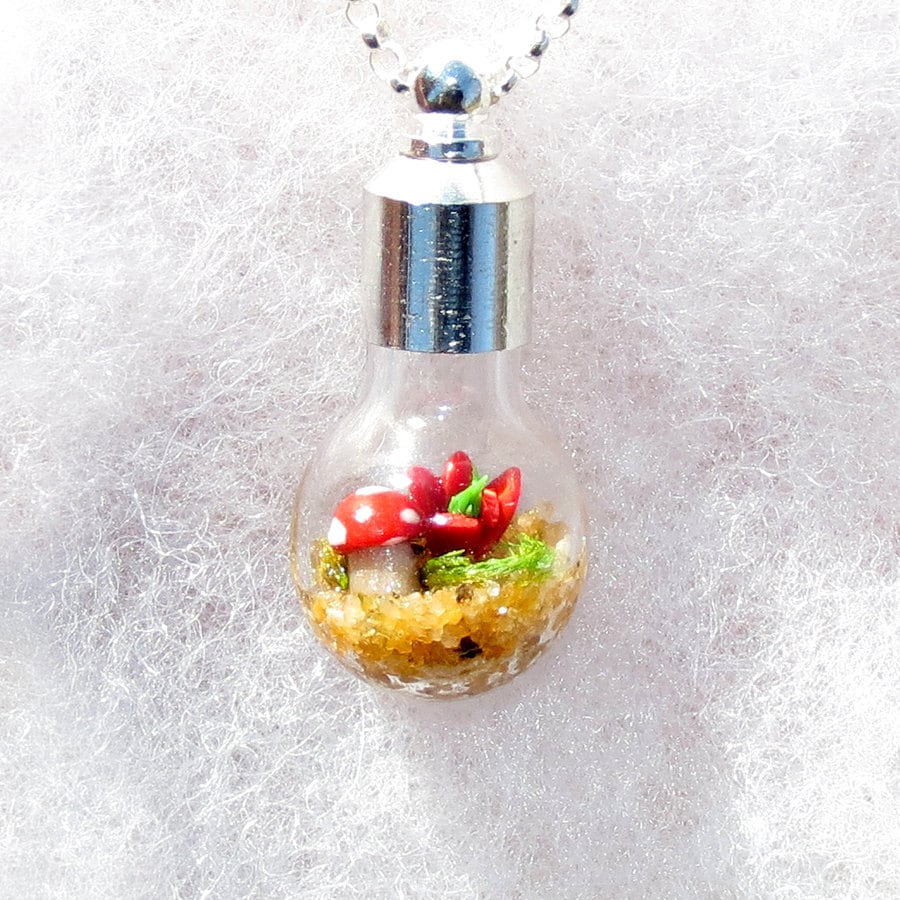 Moos Terrarium, Terrarium Anhänger Halskette, Mini Wald, Glas Schale, Ökosystem Moos Terrarium, Terrarium Anhänger Halskette, Mini Wald, Glas Schale, Ökosystem von Hieropice