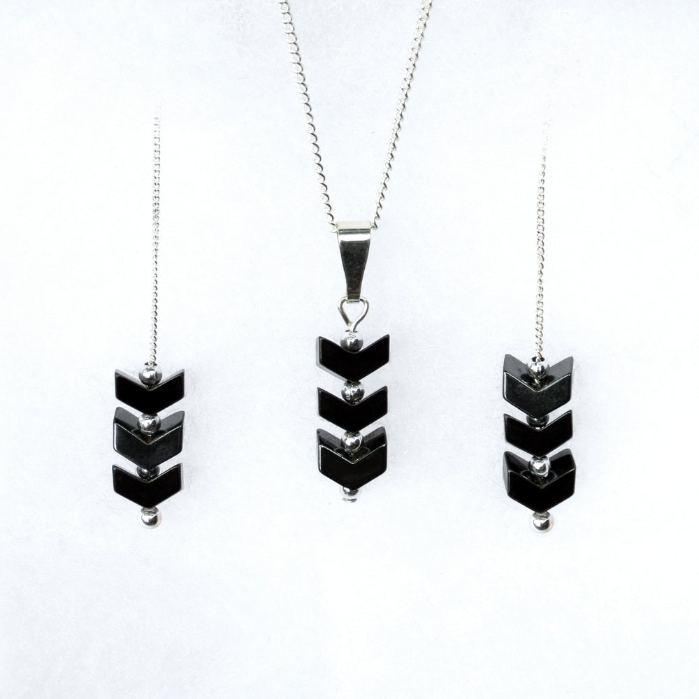 Schmuck-Geschenk-Set, Hämatit, Chevron Halskette Ohrstecker, Handgemachte Und Ohrringe Schmuck-Geschenk-Set, Hämatit, Chevron Halskette Ohrstecker, Handgemachte Und Ohrringe von Hieropice