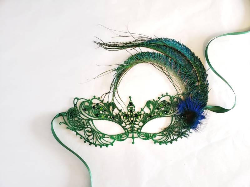 Emerald Grün Masquerade Spitze Maske Karneval Frauen Pfaufedern Und Strass Thema Für Mädchen Maskenball von HigginsCreek