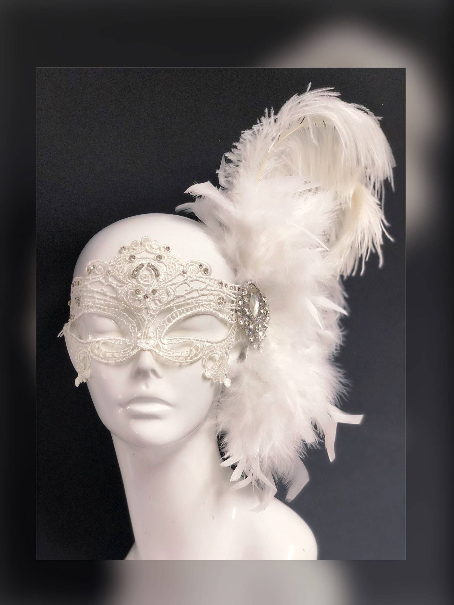 Weiße Maskerade-Maske Für Damen, Diner En Blanc-Masken, Weiße Hochzeitsmasken, Maskenball-Maske, Spitzenmaske Mit Federmasken von HigginsCreek