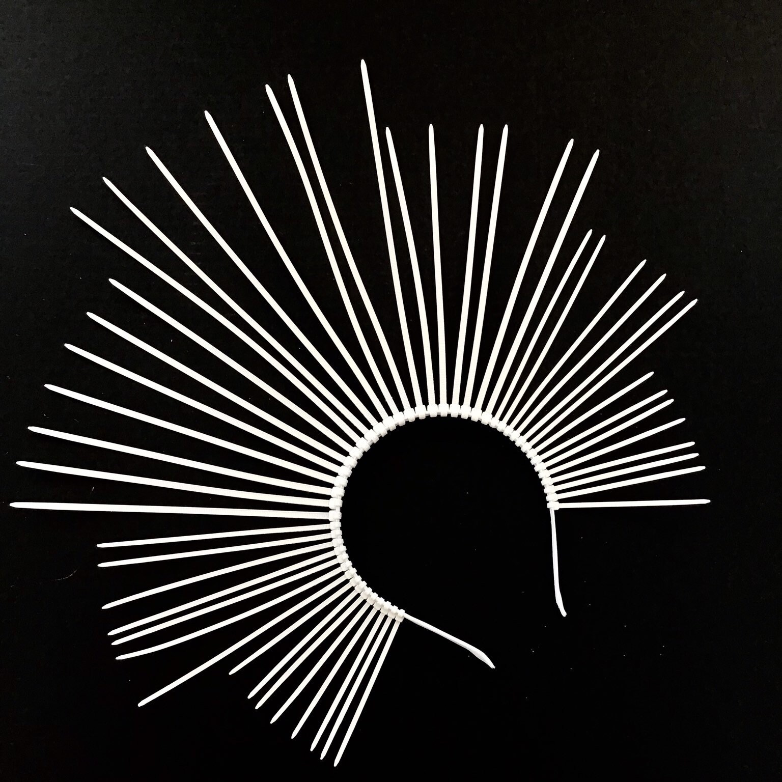 Weißer Himmelskörper Kopfschmuck L Frauen Sunburst Krone Diner En Blanc Heilige Göttinnen-Kopfschmuck Heiligenschein von HigginsCreek