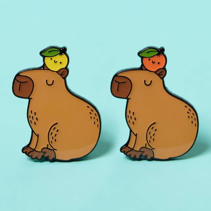 Capybara Emaille Pin - Süße Tier Brosche Geschenk Für Liebhaber Und Tierbegeisterte von Higglebees