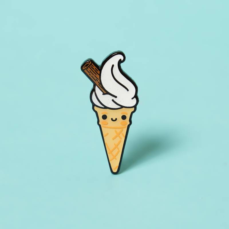 Eistüte Emaille Pin - Süßer Leckerli Brosche Für Jacke, Tasche, Hut Geschenk Eis Liebhaber Und Food Enthusiasten von Higglebees