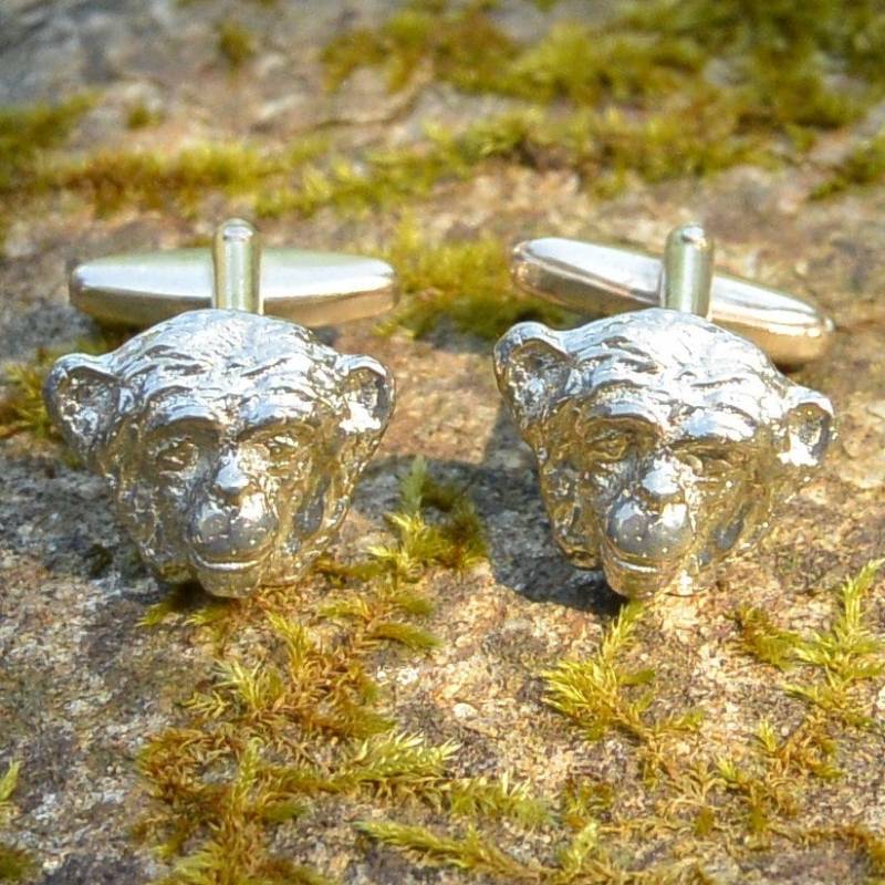 Manschimpansenknöpfe, Handgefertigter Schimpansenkopf, Zinn, Von William Sturt, Jumilhac Tins von HighCountryPewter