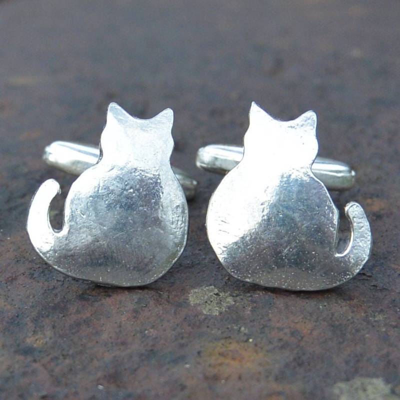 Sitzende Katze Manschettenknöpfe, Handgefertigt Aus Deutschem Zinn Von William Sturt von HighCountryPewter