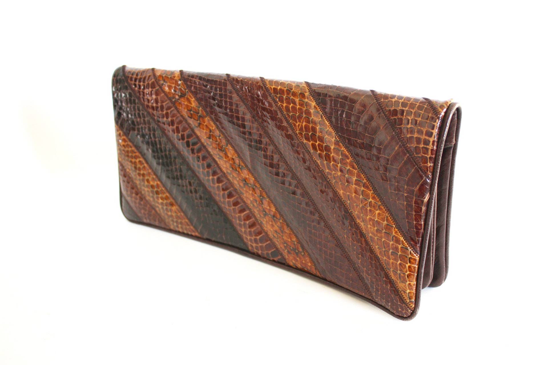 80Er Jahre Schlangenleder-Clutch, Diagonales Patchwork, Druckknopfverschluss von HighHorseVintageShop