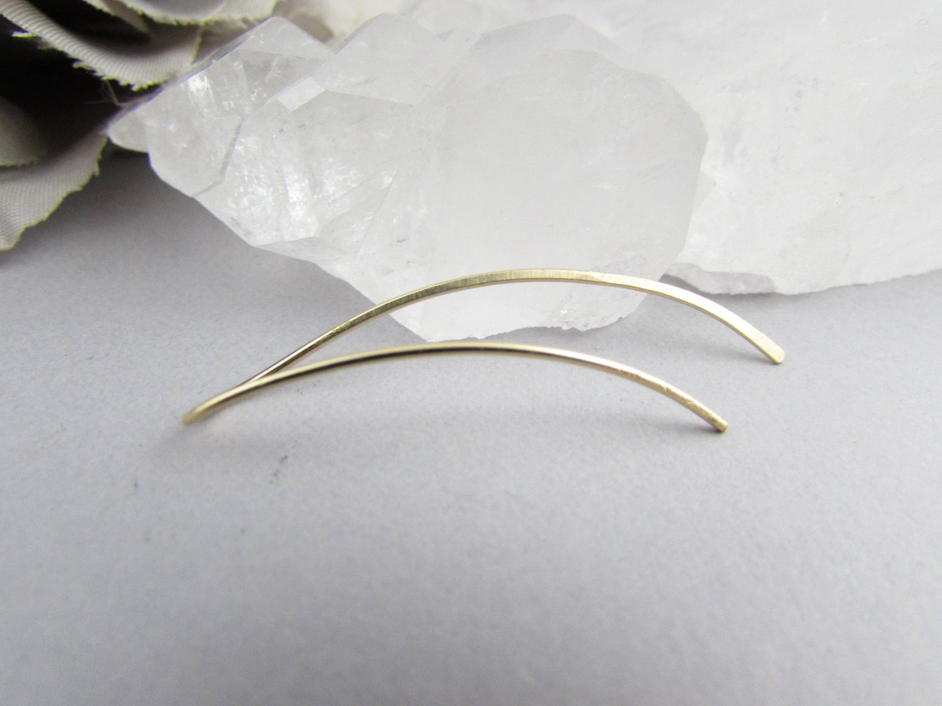 Gold Strukturierte Ohr Kletterer - 12K Fill Zierliche Schmuck Pin Bar Moderner Körper Gold Strukturierte Ohr Kletterer - 12K Fill Zierliche Schmuck Pin Bar Moderner Körper von HighPassBodyJewelry