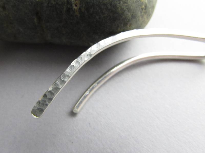 Silber Strukturierte Ohr Kletterer - Sterling Zierliche Schmuck Pin Bar Moderner Körper von HighPassBodyJewelry
