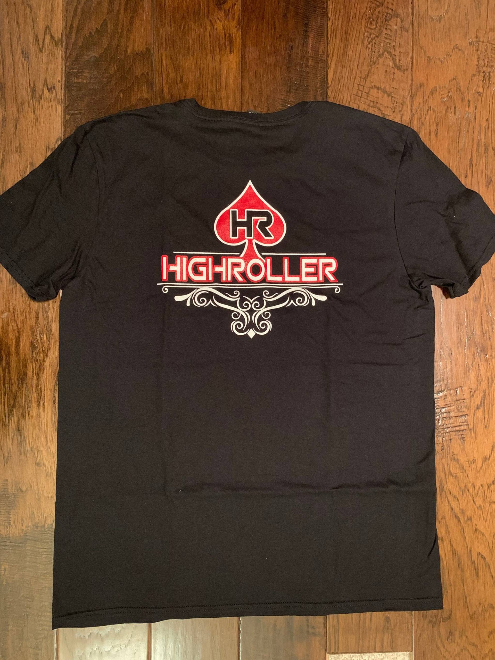 Schwarzes High Roller Poker Logo T-Shirt - Kasino-Begeisterte Bekleidung Für Kartenspiel-Liebhaber Schwarzes High Roller Poker Logo T-Shirt - Kasino-Begeisterte Bekleidung Für Kartenspiel-Liebhaber von HighRollerPoker