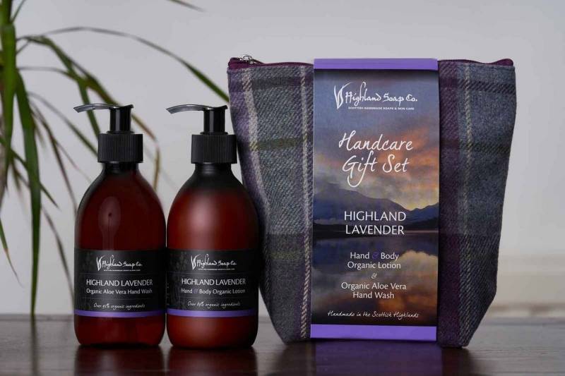 Highland Soaps Co. Hautpflege-Set Highland Soap Geschenkset Handpflege Highland Lavender Highland Soaps Co. Hautpflege-Set Highland Soap Geschenkset Handpflege Highland Lavender von Highland Soaps Co.